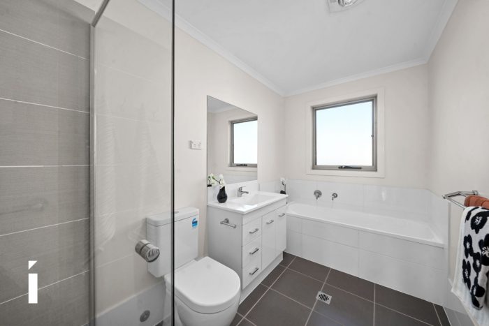 9 Peg Minty Cres, Weston ACT 2611, Australia