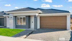 10 Kettlewell Dr, Lara VIC 3212, Australia