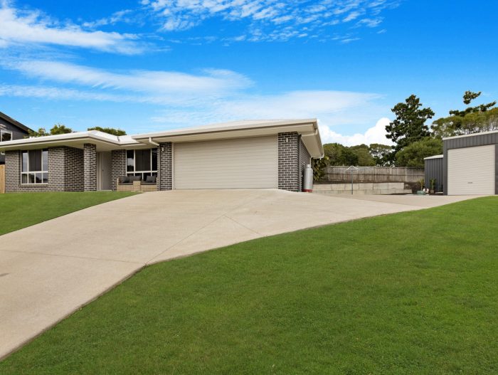 94 Palm Way, Dundowran Beach QLD 4655, Australia