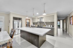 26 Livingstone Ct, North Lakes QLD 4509, Australia