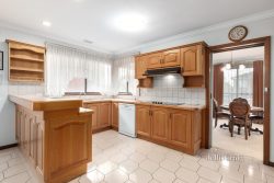 2 Locarno Ct, Mulgrave VIC 3170, Australia