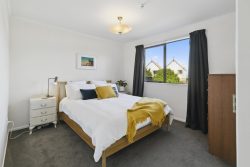 5 Ladbrooke Drive, Newlands, Wellington, 6037, New Zealand