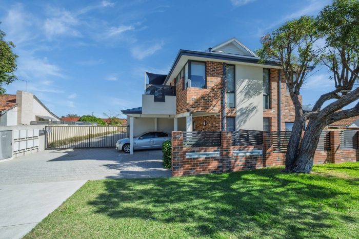 Unit 4/55 Constance St, Nollamara WA 6061, Australia