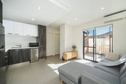 Unit 4/55 Constance St, Nollamara WA 6061, Australia