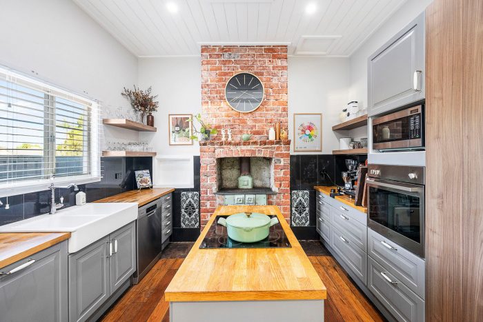 108 Walter Rd E, Bassendean WA 6054, Australia