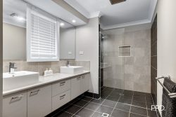 20 Peter Pan Ave, Wallacia NSW 2745, Australia