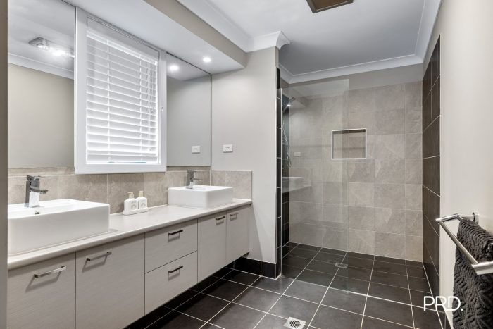 20 Peter Pan Ave, Wallacia NSW 2745, Australia