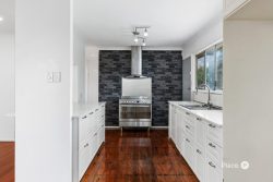 25 Shailer Rd, Shailer Park QLD 4128, Australia
