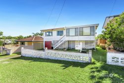 92 Dunbar St, Margate QLD 4019, Australia