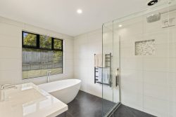 49 Shelter Grove, Frankleigh Park, New Plymouth, Taranaki, 4310, New Zealand
