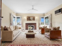 74 Stephen St, Hamilton VIC 3300, Australia