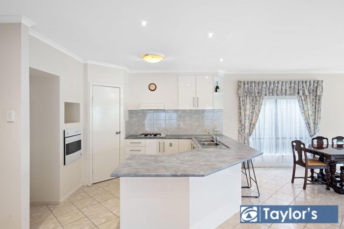 15 Stockman Pl, Walkley Heights SA 5098, Australia