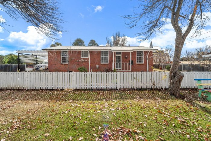 11 Stoke St, Adaminaby NSW 2629, Australia