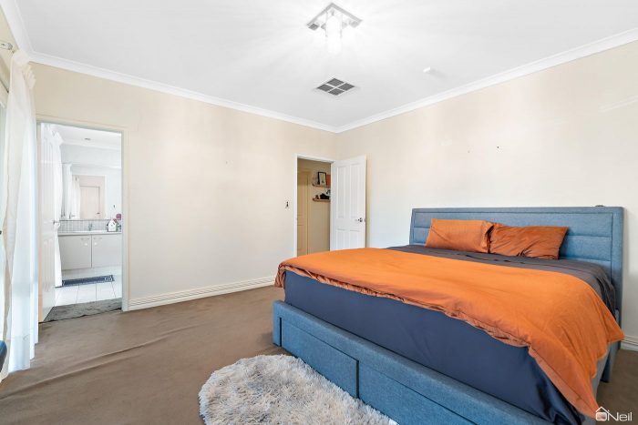 14 Strathclyde Cct, Champion Lakes WA 6111, Australia