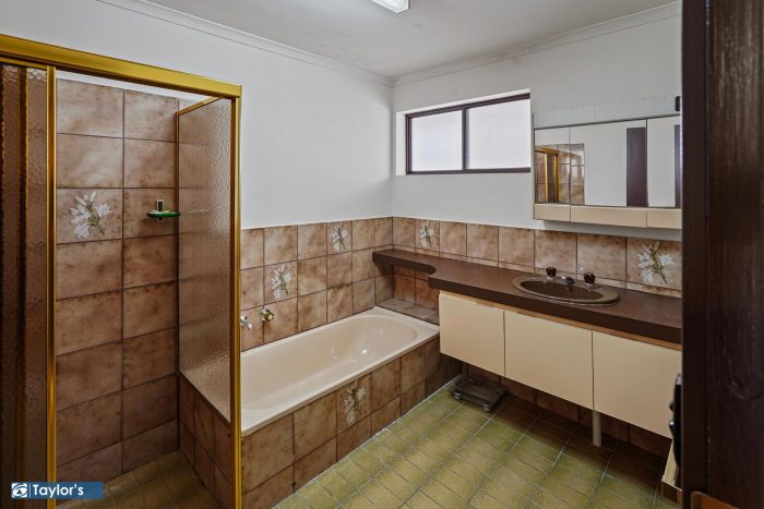 3 Swallow Ave, Modbury Heights SA 5092, Australia
