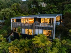 4 Francis Bell Grove, Lowry Bay, Lower Hutt, Wellington, 5013, New Zealand
