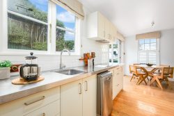 25 Bombay Street, Ngaio, Wellington, 6035, New Zealand