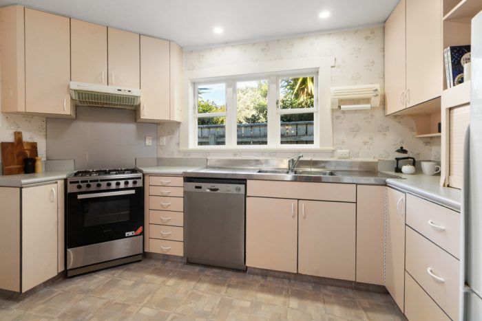 297 The Parade, Island Bay, Wellington, 6023, New Zealand
