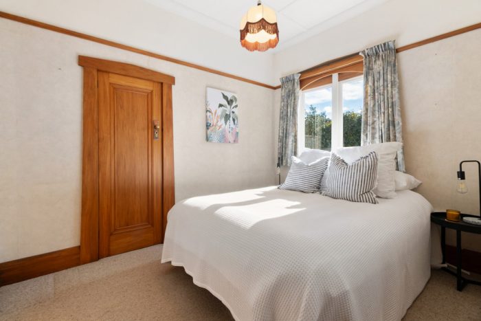 297 The Parade, Island Bay, Wellington, 6023, New Zealand