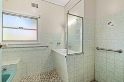 33 Victoria Rd, Woy Woy NSW 2256, Australia