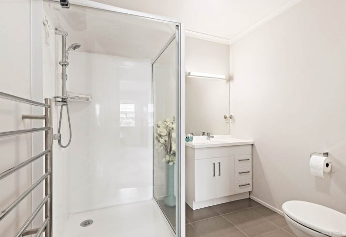 16/8 Village Place, Tuakau, Franklin, Auckland, 2121, New Zealand