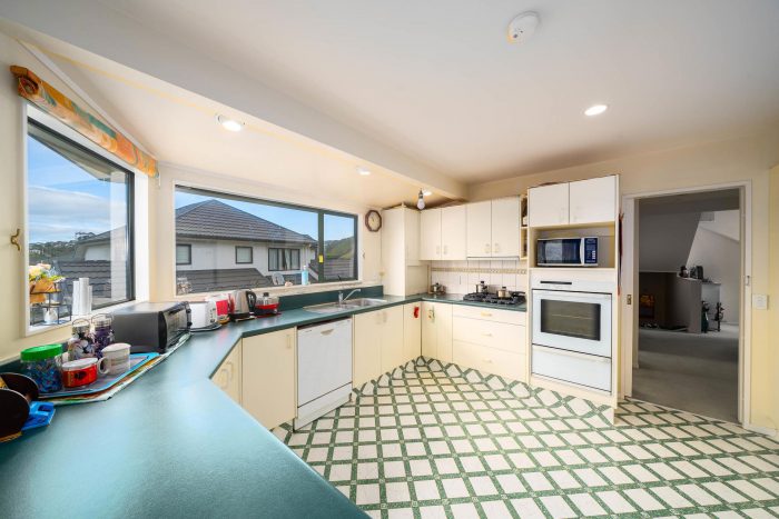 16 Waverton Terrace, Churton Park, Wellington, 6037, New Zealand