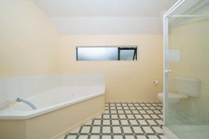 16 Waverton Terrace, Churton Park, Wellington, 6037, New Zealand