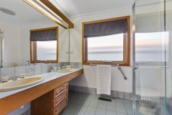 51 Whalley Dr, Wheelers Hill VIC 3150, Australia