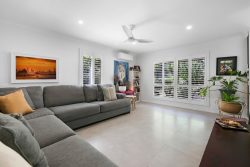 43 Wilkinson Cres, Currumbin Waters QLD 4223, Australia