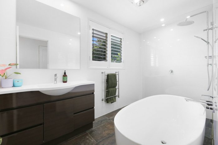 43 Wilkinson Cres, Currumbin Waters QLD 4223, Australia