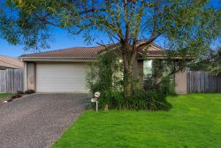 7 Williams Cres, North Lakes QLD 4509, Australia