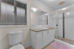 7 Williams Cres, North Lakes QLD 4509, Australia
