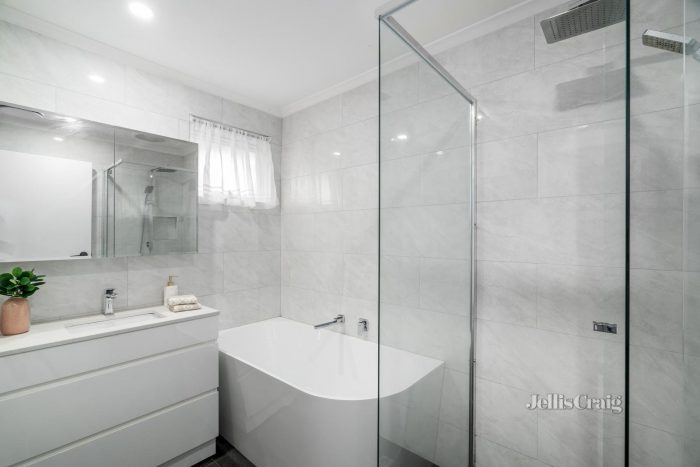 4 Windermere Cres, Mulgrave VIC 3170, Australia