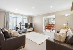 29 Aberdeen Crescent, Wattle Downs, Manukau City, Auckland, 2103, New Zealand