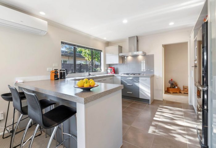29 Aberdeen Crescent, Wattle Downs, Manukau City, Auckland, 2103, New Zealand
