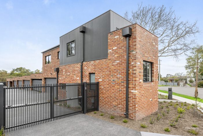 Unit 1/3 Snowball Ave, Mount Evelyn VIC 3796, Australia