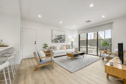 Unit 1/3 Snowball Ave, Mount Evelyn VIC 3796, Australia