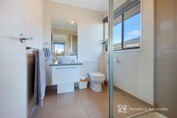 9 Hayes Dr, Beechworth VIC 3747, Australia