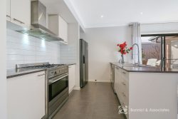 4 Mann Ct, Beechworth VIC 3747, Australia