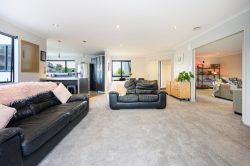 24 Branigan Parade, Kelvin Grove, Palmerston North, Manawatu / Whanganui, 4414, New Zealand