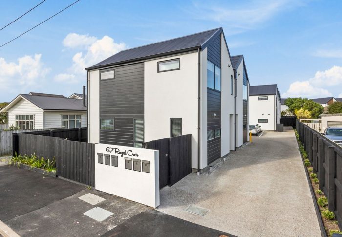 67C Royal Crescent, Saint Kilda, Dunedin, Otago, 9012, New Zealand