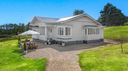 100 Evans Road, South Head, Helensville, Rodney, Auckland, 0874, New Zealand