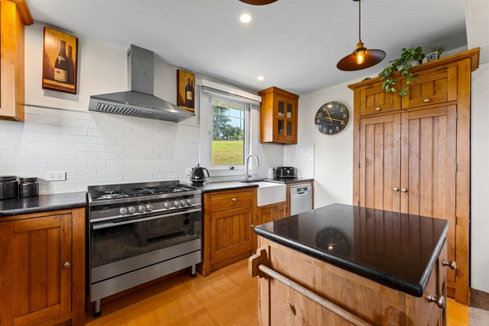 100 Evans Road, South Head, Helensville, Rodney, Auckland, 0874, New Zealand