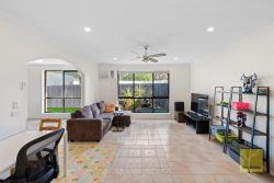 20 Carling Ct, Altona Meadows VIC 3028, Australia