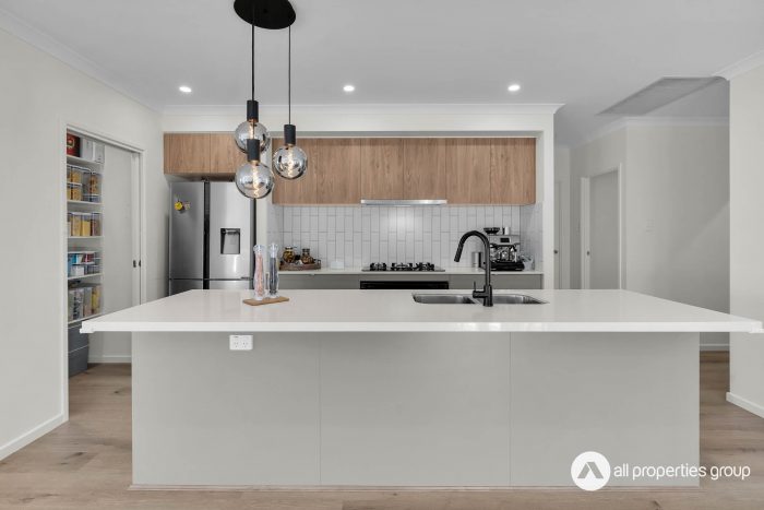 92 Carnarvon St, Yarrabilba QLD 4207, Australia
