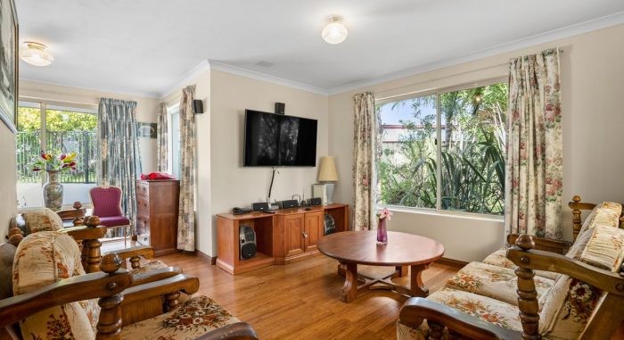 164 Currie St, Warnbro WA 6169, Australia