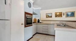 164 Currie St, Warnbro WA 6169, Australia