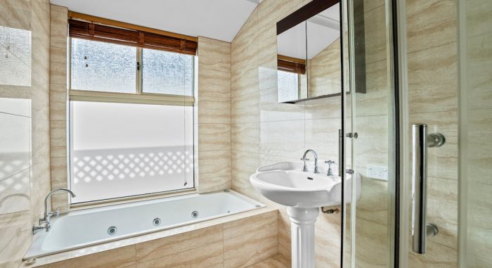 164 Currie St, Warnbro WA 6169, Australia