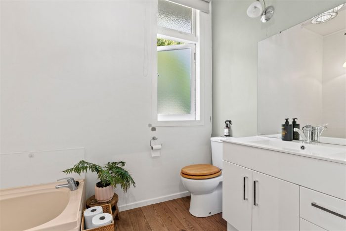 656 East Takaka Road, Golden Bay, Tasman, Nelson / Tasman, 7183, New Zealand