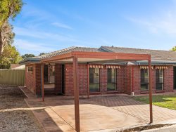 Unit 1/27 Epstein Dr, Morphett Vale SA 5162, Australia